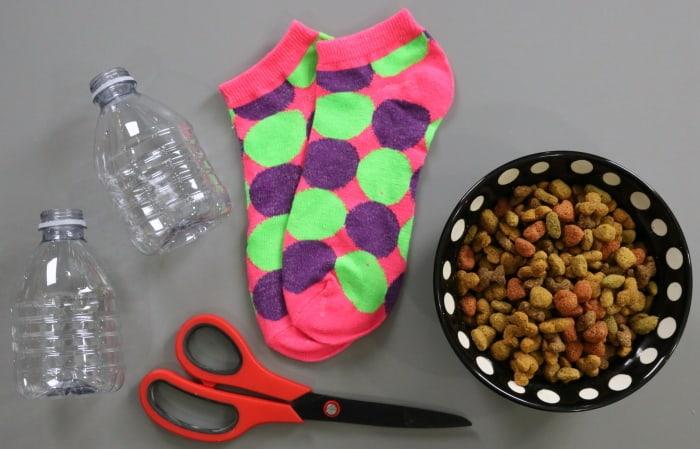 Rope bottle crinkle toy